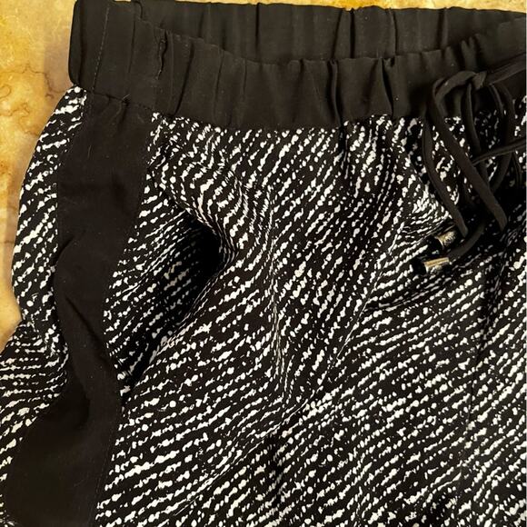 NEW Vince Camuto Tuxedo Striped Sporty Casual Two Tone Drawstring Straight Ankl… - Picture 9 of 13